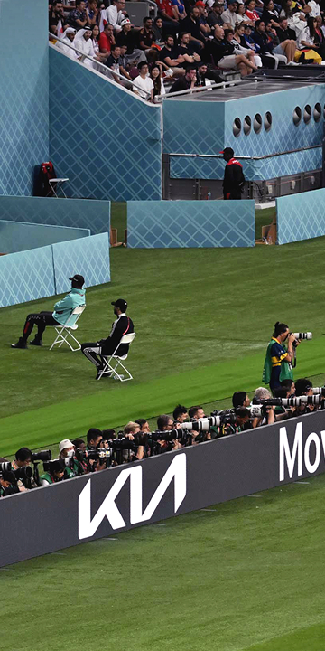 Estadio con vallas de marca Kia